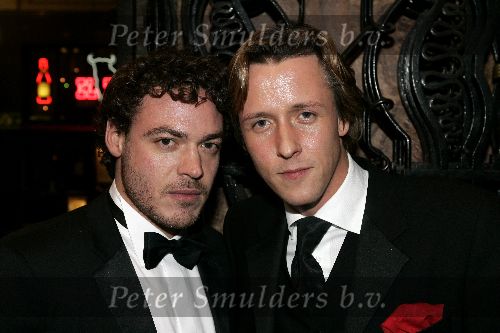 Amsterdam 13 december 2004
Premiere Floris in Tuschinski in Amsterdam.
Daan Schuurmans met Fedja v Huet