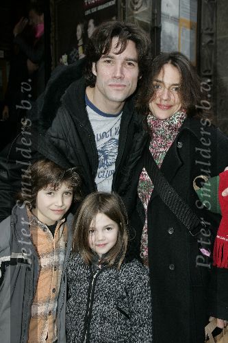 Amsterdam 4 december 2004
Premiere Erik of het klein insectenboek in Tuschinski.
Daniel Boissevain met vrouw en kinderen