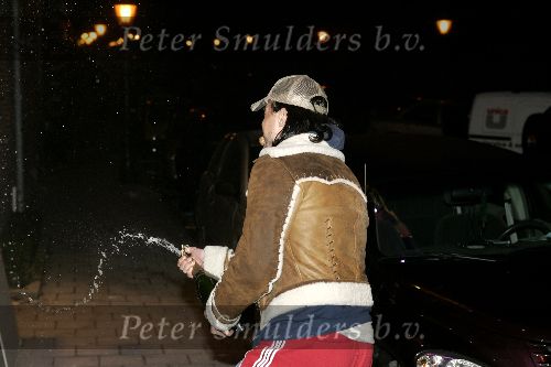 Amsterdam 21 december 2004
Opening the Mansion in Amsterdam.
Dinand Woesthof met champagne