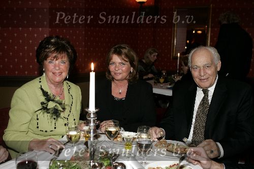 Kaatsheuvel 20 december 2004
Kerstborrel Princess in de efteling.
Gerrit v d Valk Toos v d Valk en Carlita v d Valk