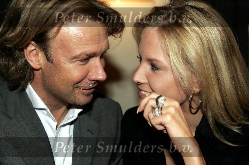 Vught 21 decmeber 2004
Hans Kraay jr en Sofie bij restaurant de Heer Kocken.