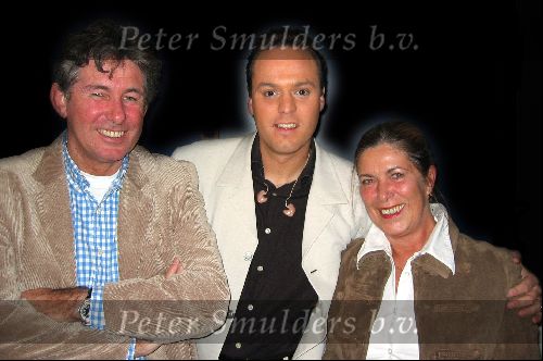 Eindhoven, 3 December 2004 Hans de Wit samen met zijn vrouw Leny de Wit in gesprek met Frans Bauer