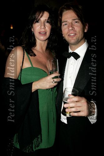 Amsterdam 13 december 2004
Premiere Floris in Tuschinski in Amsterdam.
Isa Hoes zwanger en Antonie Kamerling