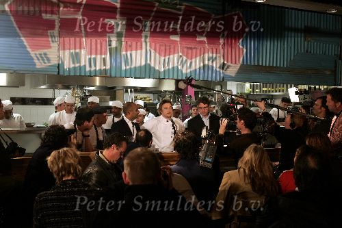 Amsterdam 14 december 2004
Opening restaurant Fifteen van Jamie Oliver in Amsterdam.
Jamie Oliver met de mede initiatiefnemers