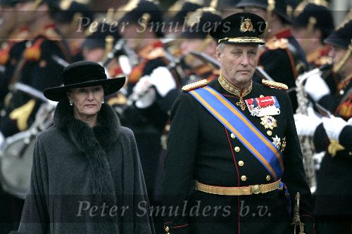 Delft 11 december 2004
Begrafenis Prins Bernhard in Delft.
Koning Harald (Noorwegen)  met vrouw