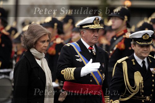 Delft 11 december 2004
Begrafenis Prins Bernhard in Delft.
Koning Juan carlos van Spanje met zijn vrouw koningin Sofia