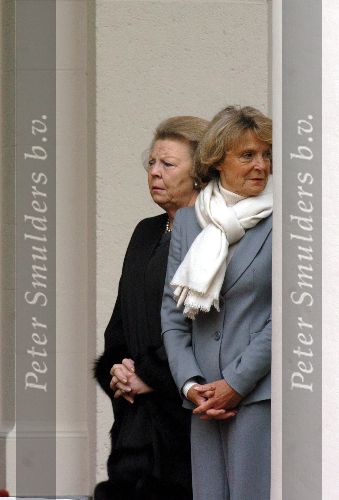 Den Haag 5 December 2004 Paleis Noordeinde 
Aankomst Prins Bernhard 
Koningin Beatrix en Prinses Irene
Peter Smulders BV