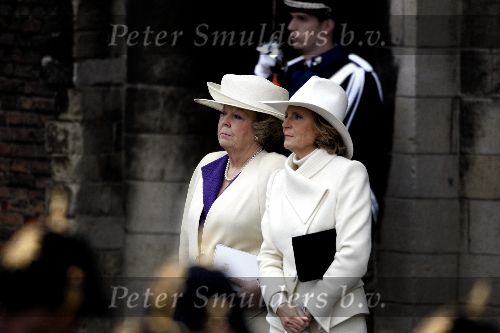 Delft 11 december 2004
Begrafenis Prins Bernhard in Delft.
Koningin Beatrix en Prinses Irene