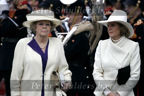 Delft 11 december 2004
Begrafenis Prins Bernhard in Delft.
Koningin Beatrix en Prinses Irene