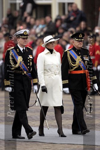 Delft 11 december 2004
Begrafenis Prins Bernhard in Delft.
Prins   Willem Alexander Maxima en  Pieter v Vollenhoven