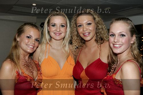 Scheveningen 13 december 2004
Society lunch Holland casino.
nieuwe meidengroep Partycash