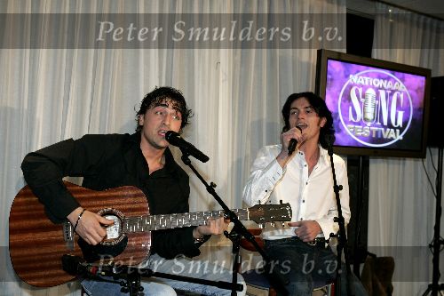 Hilversum 17 december 2004
Presentatie  van finalisten van het songfestival in hetTros gebouw.  Reunion