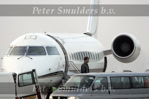 Schiphol Oost 9 december 2004
Robbie Williams arriveert op schiphol Oost