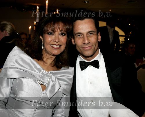 Scheveningen 13 december 2004
Society lunch Holland casino.
Sandra Reemer en Rober Schoemacher