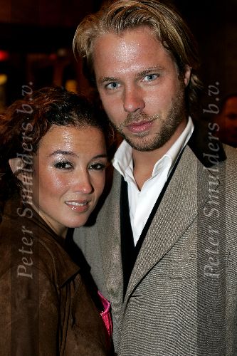 Amsterdam 13 december 2004
Premiere Floris in Tuschinski in Amsterdam.
Katja Schuurman met Thijs Romer