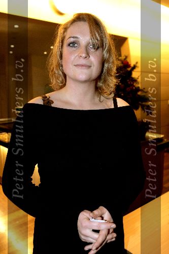 Hilversum 17 december 2004
Presentatie  van finalisten van het songfestival in hetTros gebouw. Yvette de Bie