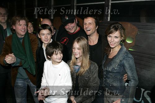 Zeist 7 december 2005
Premiere de Griezelbus.
cast De griezelbus oa Angela Schijf Serge Price en Lisa Smit