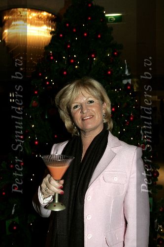 Amsterdam 12 december 2005
Anita Meier bij diner voor goed doel in kersentuin