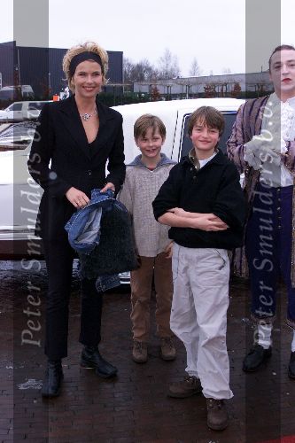 Nijkerk 1 januari 2001
Nieuwjaarsreceptie staatsloterijshow.
Anita Witzier met zoontje