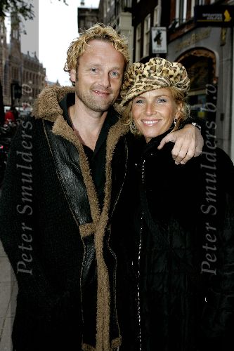 Amsterdam 3 oktober 2004
Presentatie sieradenlijn van Maik de Boer.
Anita Witsier met pet en vriend
Peter Smulders bv
