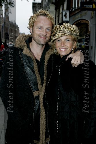 Amsterdam 3 oktober 2004
Presentatie sieradenlijn van Maik de Boer.
Anita Witzier met pet en vriend