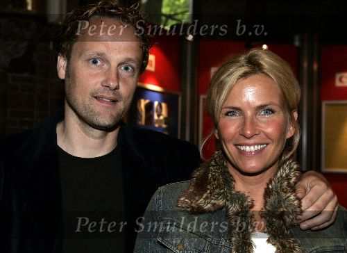 Amsterdam 5  juni 2004
Presentatie boek rode kruis en canon.
Anita Witzier met vriend