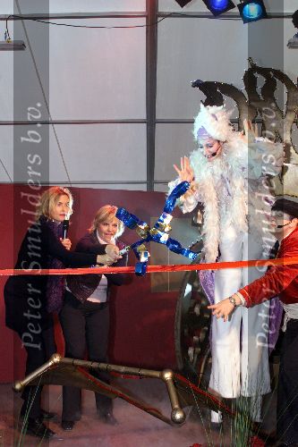 Beesd 6 November 2001
Anita Witzier opent de Magriet Fair in Beesd.