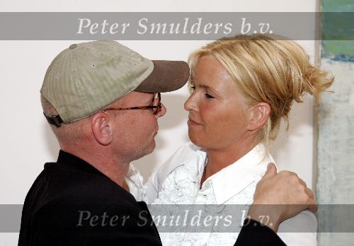 Laren 16 mei 2004
Presentatie boek Sjoerd Pleijsier.  
Sjoerd met Anita Witzier