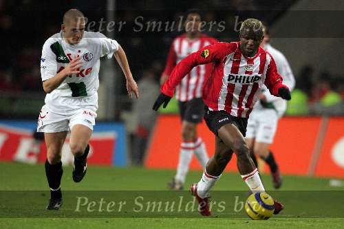 Eindhoven, 29 December 2005
Kompetitiewedstrijd seizoen 2005/2006
PSV-FC-Twente eindstand 1-1
Arouna Kone op snelheid