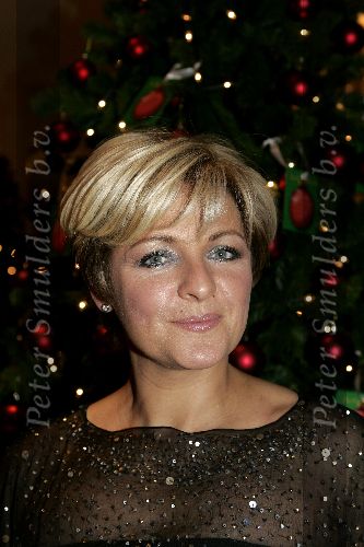 Amsterdam 12 december 2005
Kerstdiner bij de kersentuin met bn ers van Talpa in keuken en bediening. 
Caroline Tensen