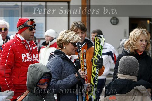 Serfaus 29 december 2005
Peter Gallas en Caroline Tensen skien in Serfaus met  John v d Heuvel en zijn vrouw