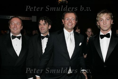 Amsterdam 8 december 2005
VIP avond miljonairs fair in Rai.
Chris Luken met vrienden