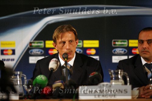 Eindhoven, 6 December 2005 W
Laatste wedstrijd eerste ronde champions league PSV-Fenerbache, eindstand 2-0
Trainer Christoph Daum.
