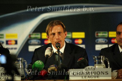 Eindhoven, 6 December 2005 W
Laatste wedstrijd eerste ronde champions league PSV-Fenerbache, eindstand 2-0
Trainer Christoph Daum.