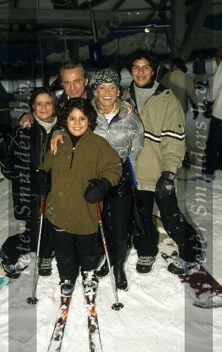 9 Februari 1997 Hans Breukhoven en Connie Breukhoven met hun gezin in Snowworld