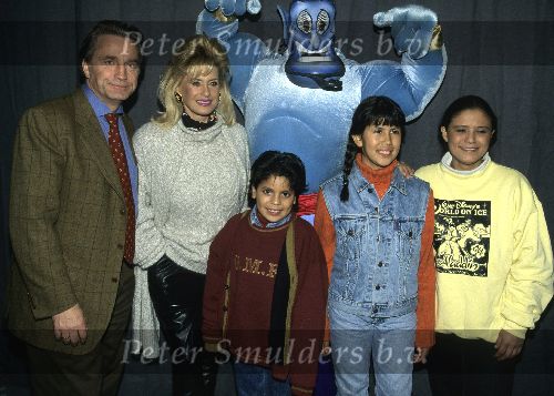 Parijs, 14 December 1995
Hans Breukhoven samen met Connie Breukhoven met hun kinderen in Disneyland Parijs