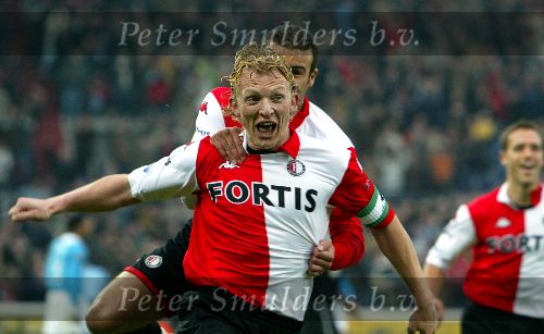 Rotterdam, 11 December 2005 Kompetiewedstrijd seizoen 2005/2006
Feyenoord-PSV, eindstand 1-0
Dirk Kuyt heeft de stand op 1-0 gebracht