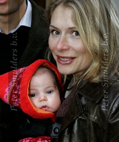 Amsterdam 18 november 2005
Premiere Kabouter Plop in Tuschinsky.
Elle v Rijn met Baby Helena