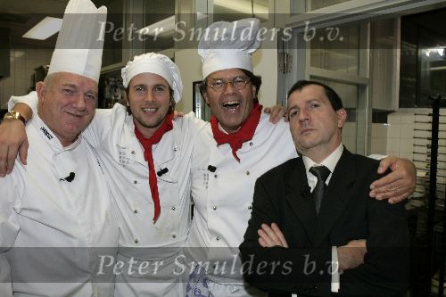 Amsterdam 12 december 2005
Kerstdiner bij de kersentuin met bn ers van Talpa in keuken en bediening. Cas Spijkers Winston Gerschtanowitz en Emile ratelband