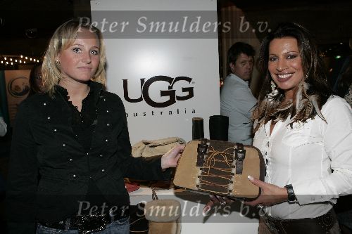 Rotterdam 30 november 2005
Ladies night in holland casino.
Esther Oosterbeej bij Uggs