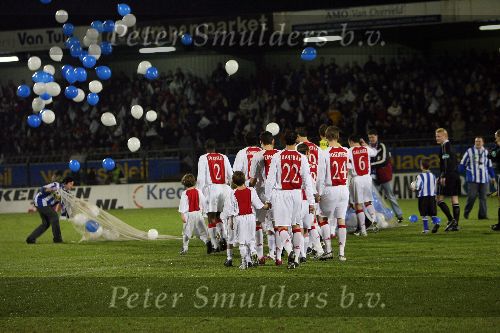 Eindhoven, 22 December 2005
Wedstrijd voor de GATORADE Cup 1/8 finale
Eindhoven-AJAX, eindstand 1-6
Ballonnen voor de wedstrijd