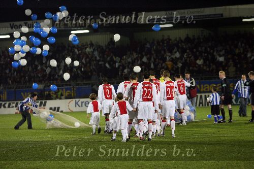 Eindhoven, 22 December 2005
Wedstrijd voor de GATORADE Cup 1/8 finale
Eindhoven-AJAX, eindstand 1-6
Ballonnen voor de wedstrijd