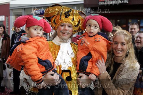 Amsterdam 18 november 2005
Premiere Kabouter Plop in Tuschinsky.
Frans Bauer met kinderen Christiaan Jan en zijn vrouw Mariska