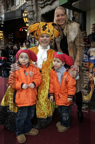 Amsterdam 18 november 2005
Premiere Kabouter Plop in Tuschinsky.
Frans Bauer Mariska en Christiaan en Jan
