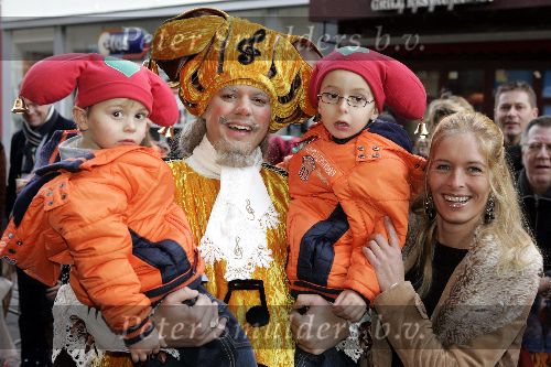 Amsterdam 18 november 2005
Premiere Kabouter Plop in Tuschinsky.
Frans Bauer met Mariska en Christiaan en Jan