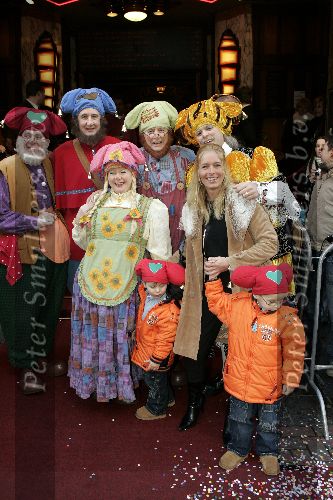 Amsterdam 18 november 2005
Premiere Kabouter Plop in Tuschinsky.
Frans Bauer Mariska en Christiaan en Jan