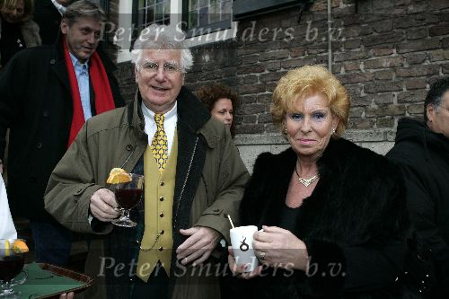 Baarle Nassau 6 december 2005
Trouwen Robert Long met zijn vriend Christoph.  
Gerard Cox met vriendin
