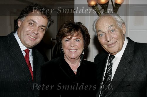 Amsterdam 19 december 2005
Kerst borrel Princess in amstel hotel.
Aad ouborg met gerrit v d Valk en Toos v d Valk
Peter Smulders bv