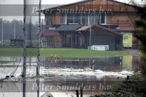 Weesp 26 november 2005
Golfbaan Weesp helemaal onder water
De Meeuwen, ganzen en eenden hebben vrij spel