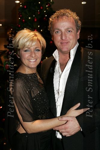 Amsterdam 12 december 2005
Kerstdiner bij de kersentuin met bn ers van Talpa in keuken en bediening. Caroline Tensen en Gordon